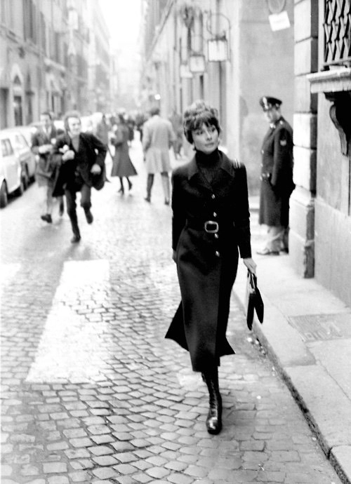 Loạt ảnh street style quý giá của audrey hepburn