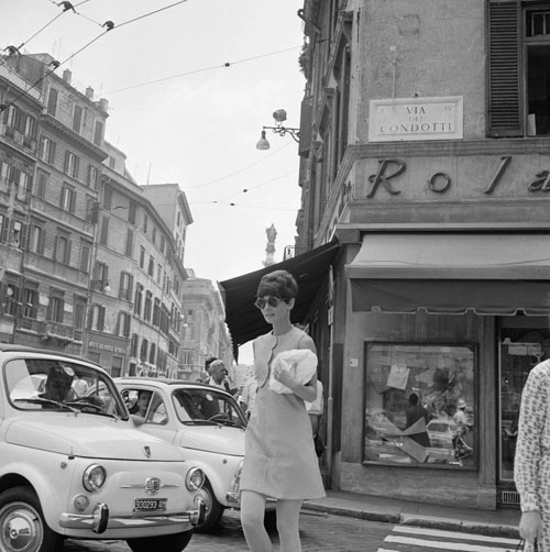 Loạt ảnh street style quý giá của audrey hepburn