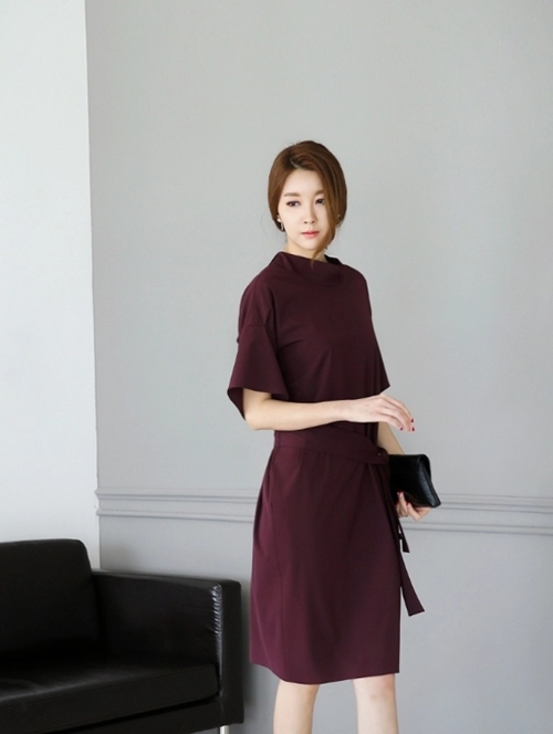 Mẫu váy công sở giúp bạn cứu vãn một ngày mệt mỏi