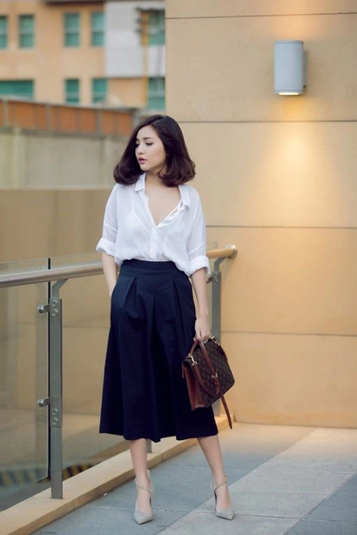 Ngắm sao việt diện sơ mi trắng khoe nội y tinh tế
