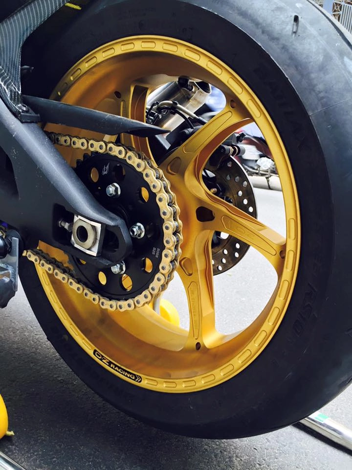 Ngắm zx10r 2016 đầu tiên lên mâm oz racing tại việt nam