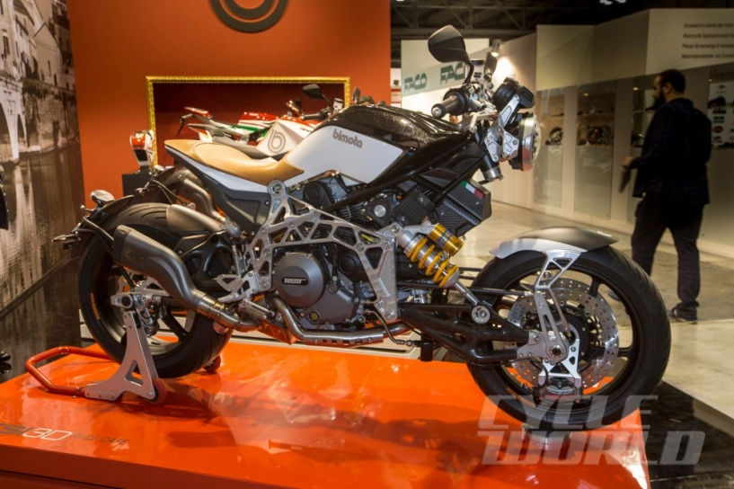 thiết kế siêu dị của bimota tesi 3d cafe racer carbon