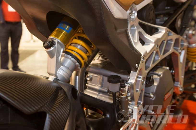 thiết kế siêu dị của bimota tesi 3d cafe racer carbon
