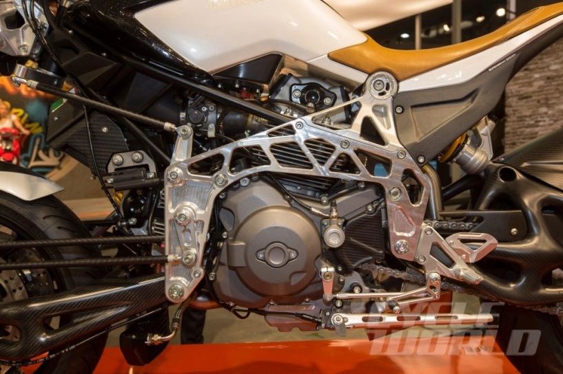 thiết kế siêu dị của bimota tesi 3d cafe racer carbon