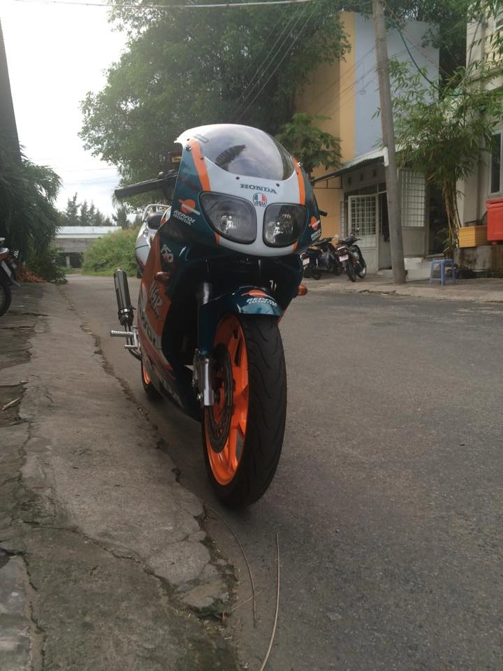 Cận cảnh honda nsr 150 2 thì trên đường phố