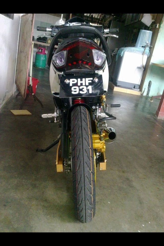 Hình ảnh honda wave trong phiên bản exciter độc lạ