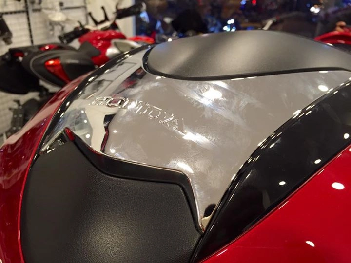Honda sh300i 2015 đầu tiên về việt nam với giá hơn 300 triệu đồng