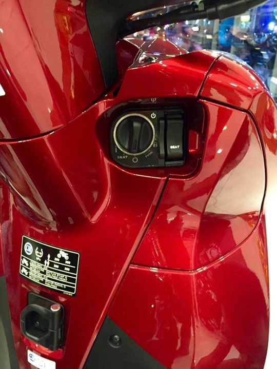 Honda sh300i 2015 đầu tiên về việt nam với giá hơn 300 triệu đồng