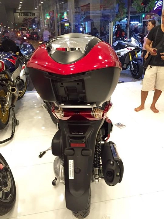 Honda sh300i 2015 đầu tiên về việt nam với giá hơn 300 triệu đồng