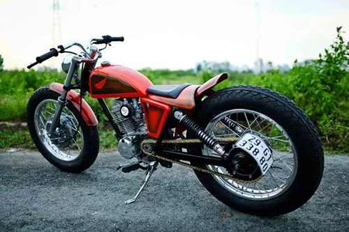 Honda gl150 độ độc đáo của chàng nhạc sĩ việt nam