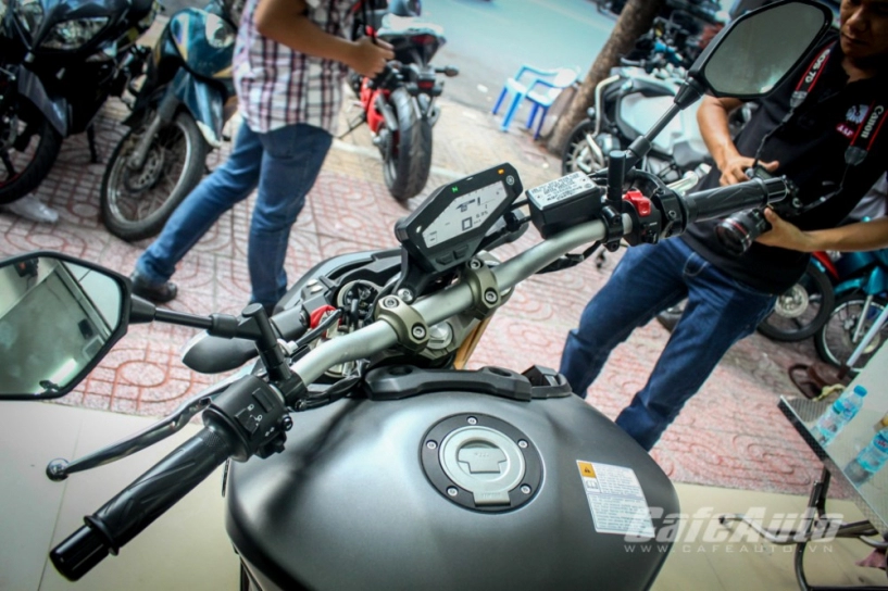 Soi cận cảnh chi tiết yamaha mt-09 tại sài gòn