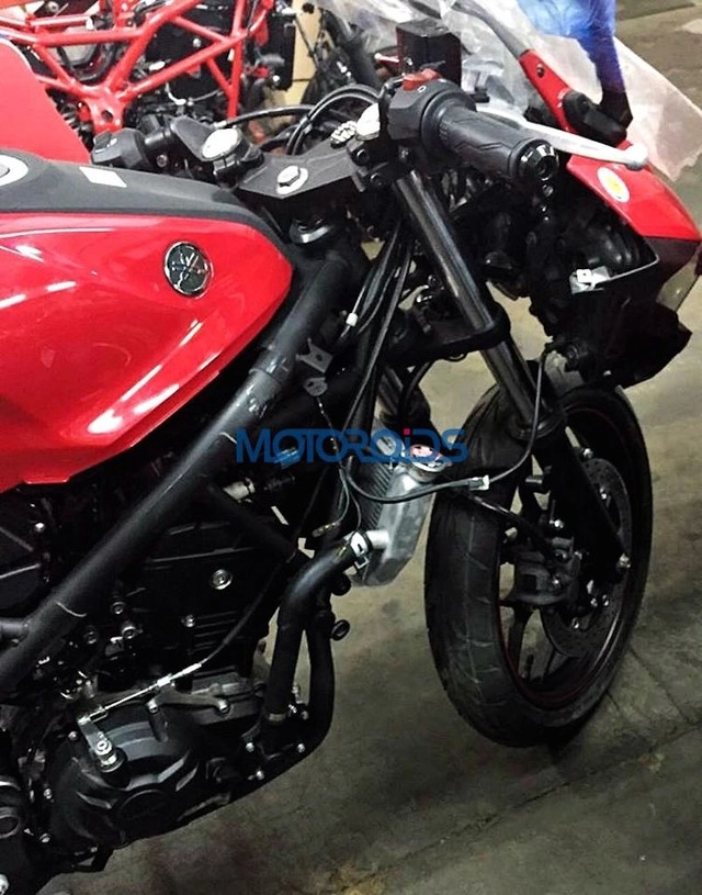 Yamaha r25 bất ngờ xuất hiện tại ấn độ