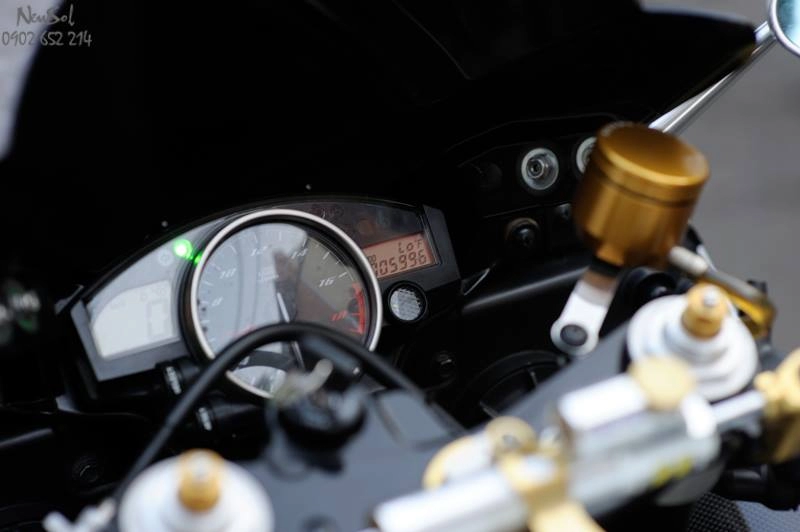 Yamaha r6 với nhiều đồ chơi khủng của biker sài gòn