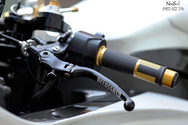 Yamaha r6 với nhiều đồ chơi khủng của biker sài gòn