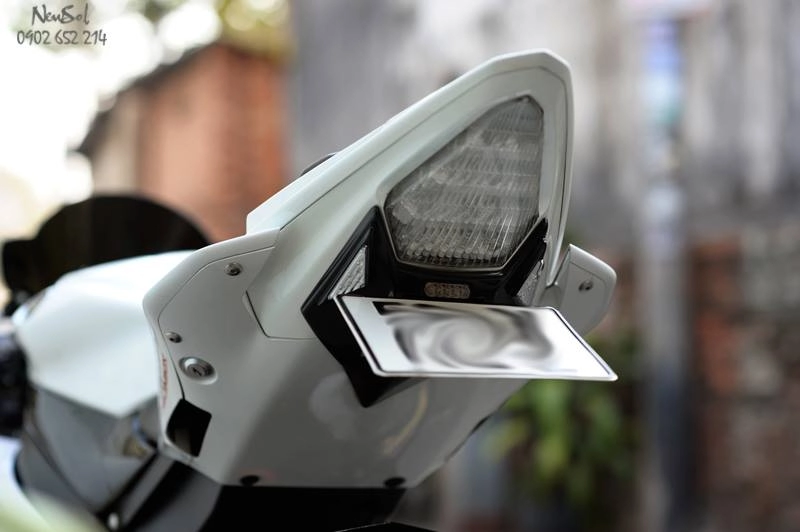 Yamaha r6 với nhiều đồ chơi khủng của biker sài gòn
