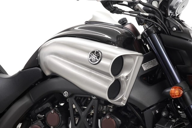 Yamaha vmax carbon special edition tuyệt đẹp với phiên bản đặc biệt
