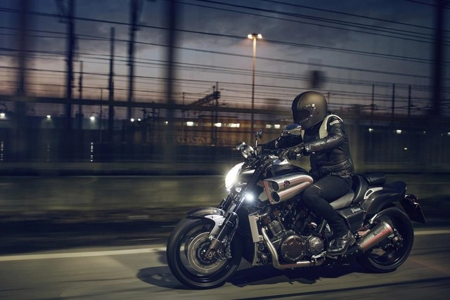 Yamaha vmax carbon special edition tuyệt đẹp với phiên bản đặc biệt