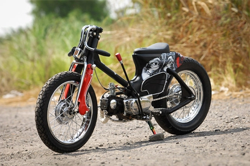 Honda c70 lột xác với bản độ giò gà