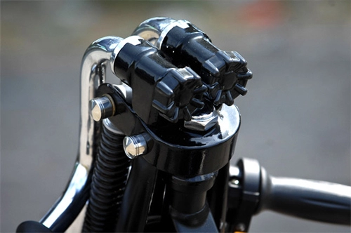 Honda c70 lột xác với bản độ giò gà