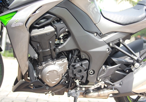 Kawasaki z1000 và honda cb1000r với người chơi xe việt nam