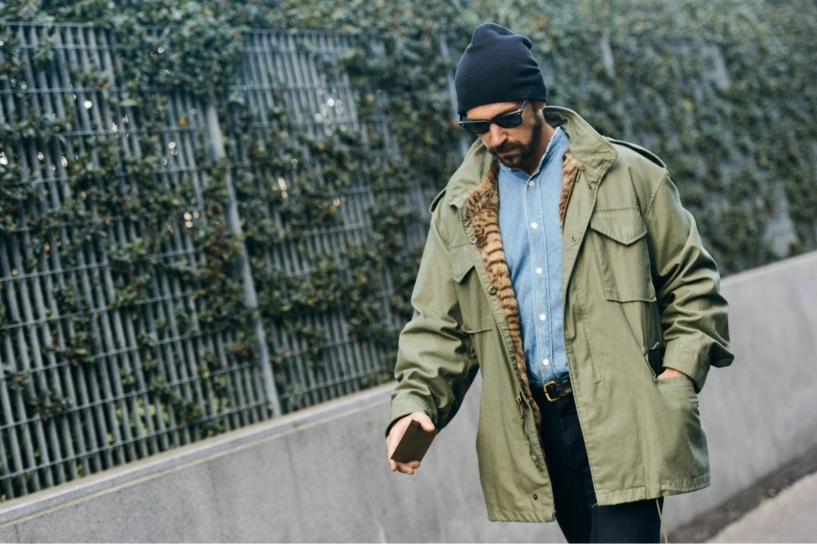 Mix áo denim cùng áo khoác
