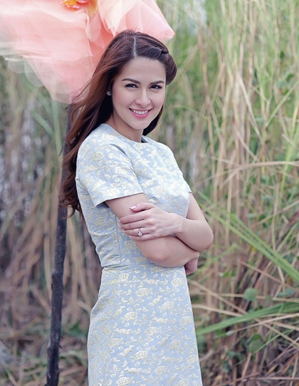 Váy áo nữ tính của mỹ nhân đẹp nhất philippines
