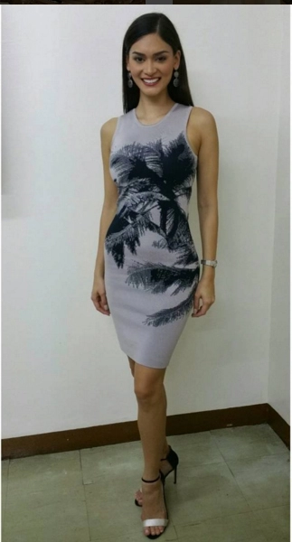 Váy áo thường ngày đẹp miễn chê của hoa hậu hoàn vũ 2015