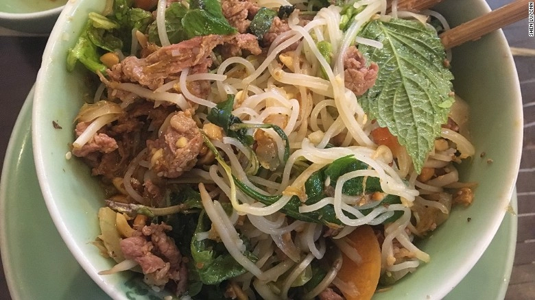 Báo mỹ khen nức nở 10 món ăn đường phố việt nam