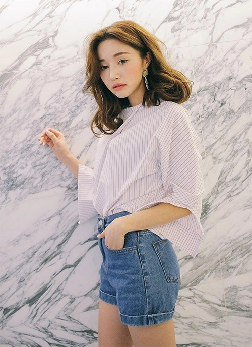 Đón hè thỏa sức khoe eo thon với soóc jeans cạp cao