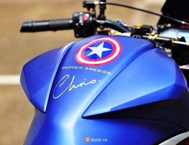 Hình ảnh kawasaki z800 siêu ngầu trong phiên bản captain america