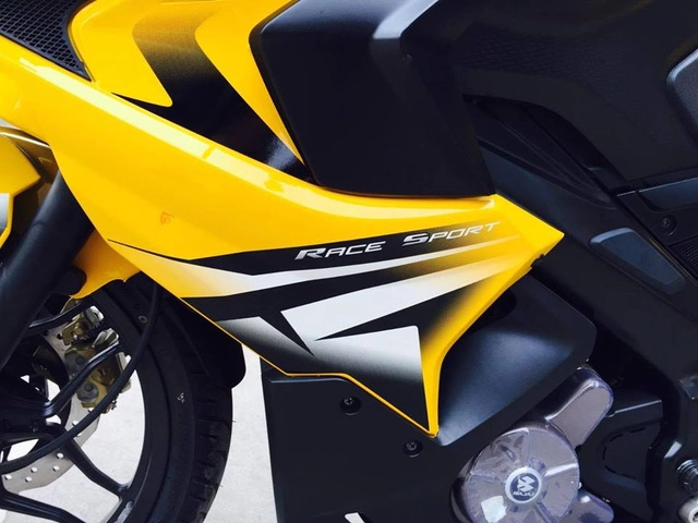 Cận cảnh bajaj pulsar rs200 2016