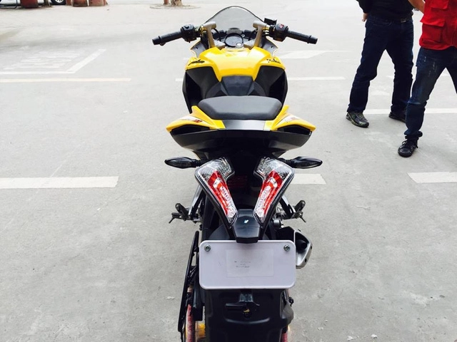 Cận cảnh bajaj pulsar rs200 2016