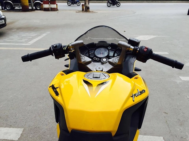 Cận cảnh bajaj pulsar rs200 2016