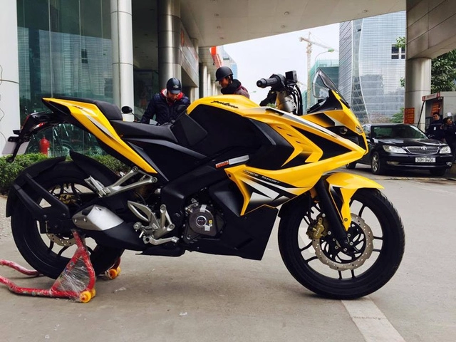 Cận cảnh bajaj pulsar rs200 2016