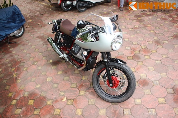 Cận cảnh hàng hiếm moto guzzi v7 racer record tại hà nội