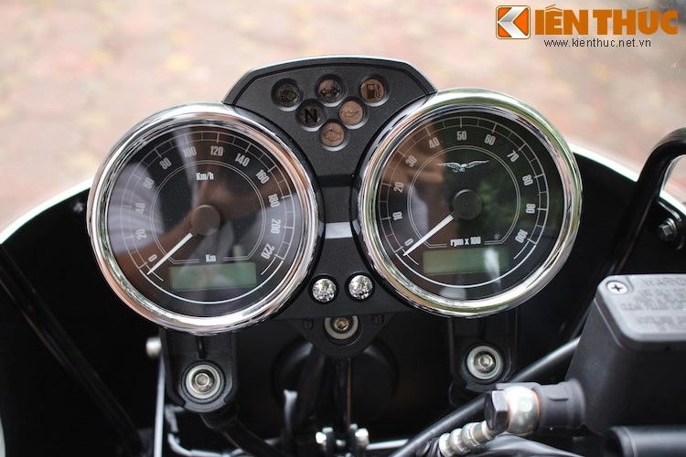 Cận cảnh hàng hiếm moto guzzi v7 racer record tại hà nội