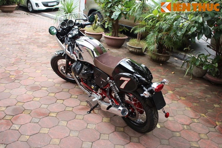 Cận cảnh hàng hiếm moto guzzi v7 racer record tại hà nội