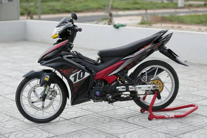 Chú exciter đỏ tem số phong cách