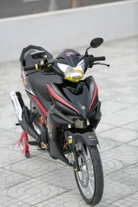 Chú exciter đỏ tem số phong cách