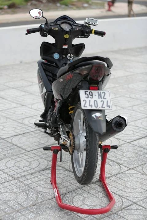 Chú exciter đỏ tem số phong cách