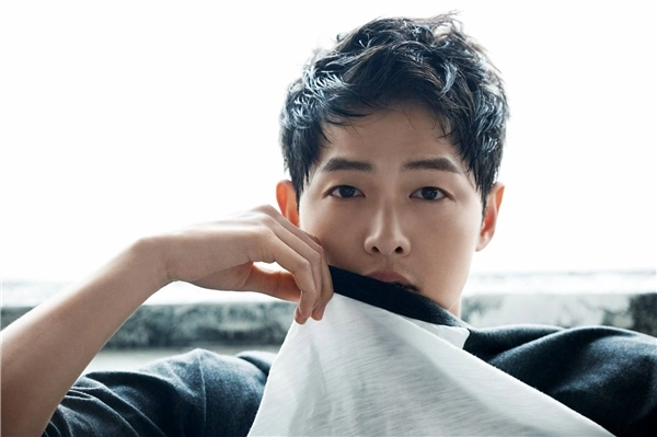 Lạnh lùng hay ngọt ngào song joong ki đều đẹp đến từng centimet