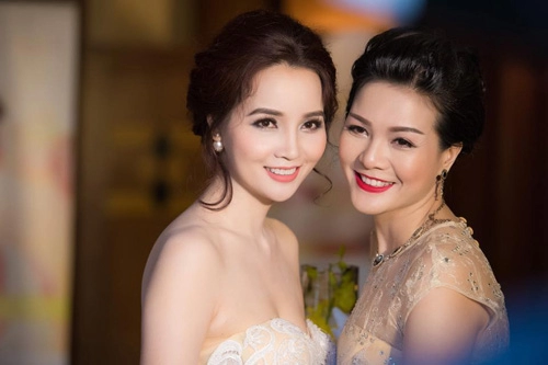 Ngắm á hậu thụy vân - mai thu huyền như chị em sinh đôi