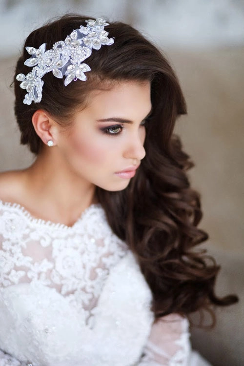 Những kiểu tóc cô dâu đẹp đơn giản cho mọi khuôn mặt