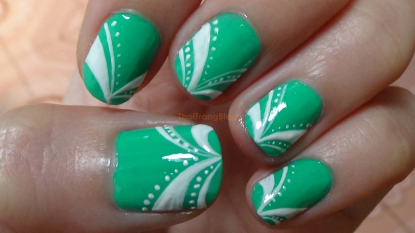 Những mẫu nail móng tay hoa văn đơn giản mà cuốn hút
