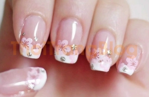 Những mẫu nail móng tay hoa văn đơn giản mà cuốn hút