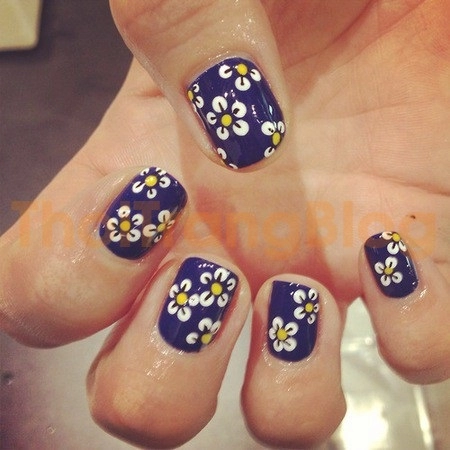 Những mẫu nail móng tay hoa văn đơn giản mà cuốn hút