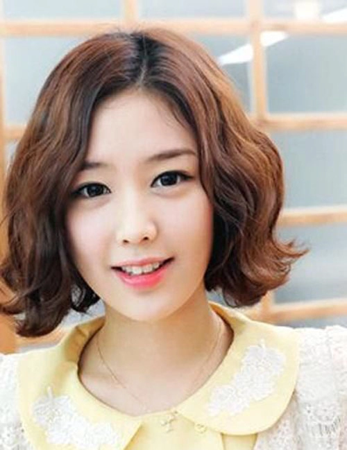 Tóc ngắn uốn xoăn sóng nhẹ đẹp xu hướng 2018