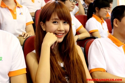 Tóc nổi bật khi đến trường của hot girl việt