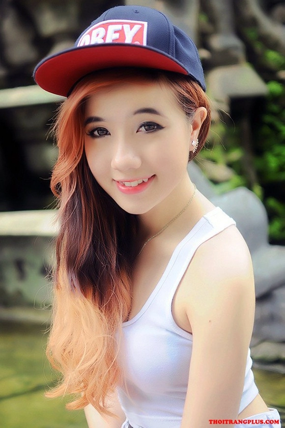 Tóc nổi bật khi đến trường của hot girl việt