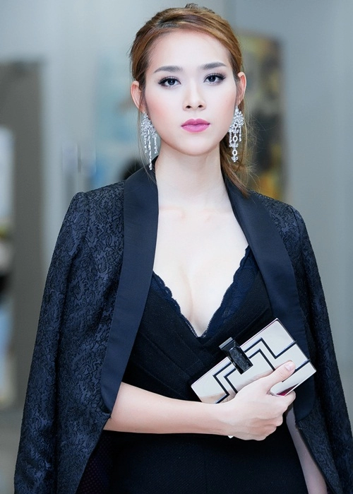 4 hotgirl sau khi thanh me đơn thân đep mon con măt